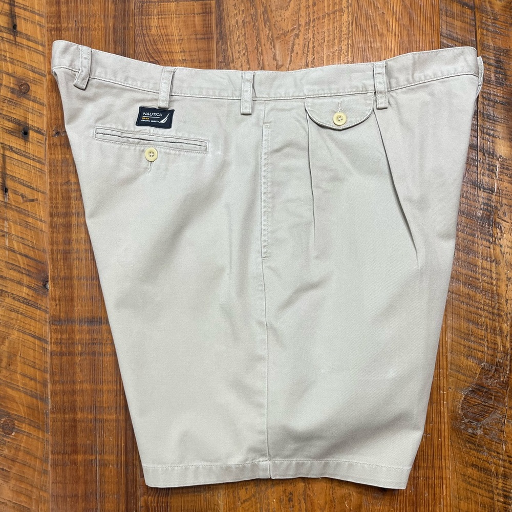 Men’s Nautica Pleated Front Khaki Shorts, Size 38 - Picture 2 of 12